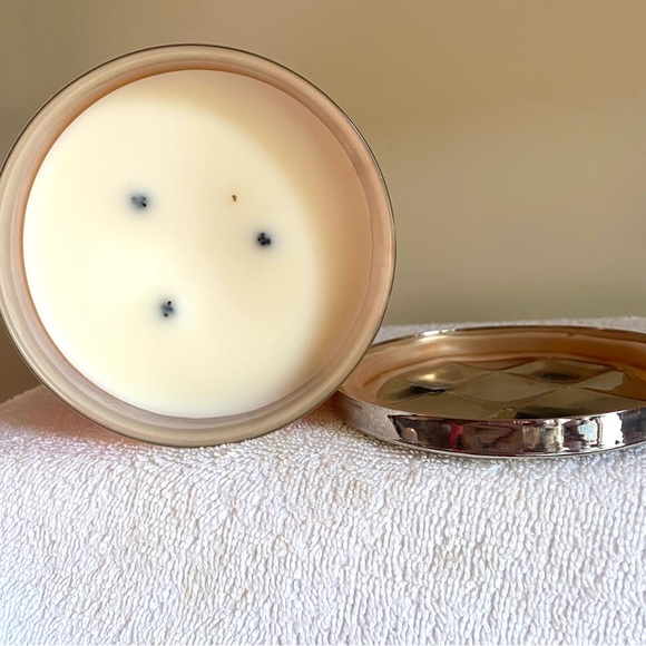 Bath & Body Works "Somebunny Loves You Sweet Carrot Cake" 3-wick scented candle - Picture 4 of 4